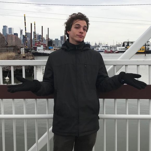 Meet your Posher, Justin - Picture 1 of 1